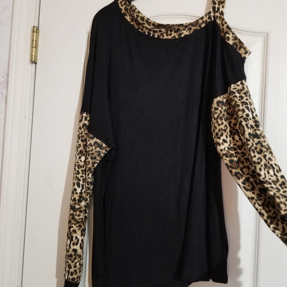 Tees 2 Ur Door Black and Leopard Long Sleeve Top - Picture 2 of 7